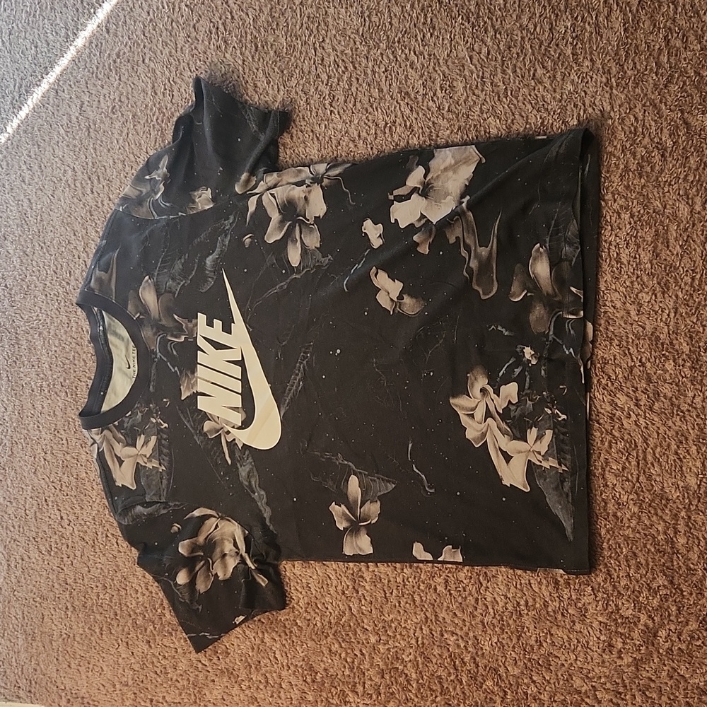 Nike Floral T-Shirt